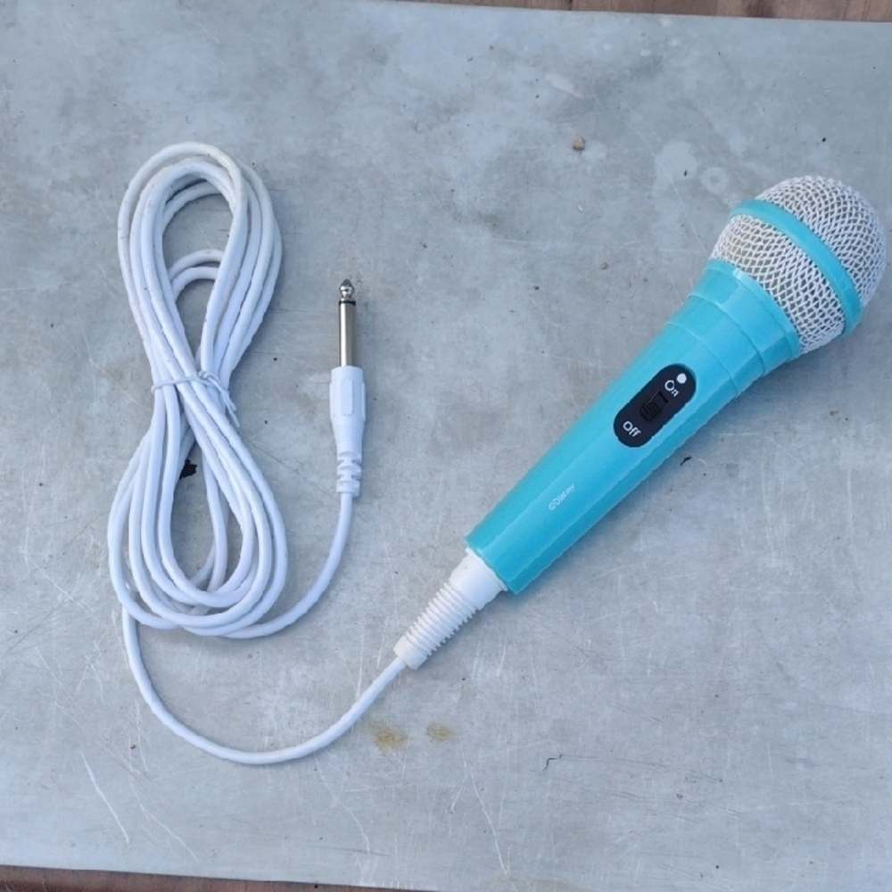 Blue Wired  Karaoke Microphone NWOT